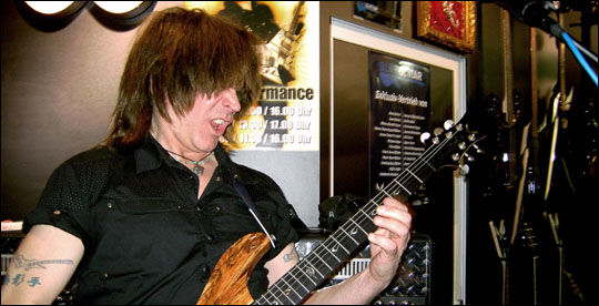 best-guitar-player-michael-angelo-batio